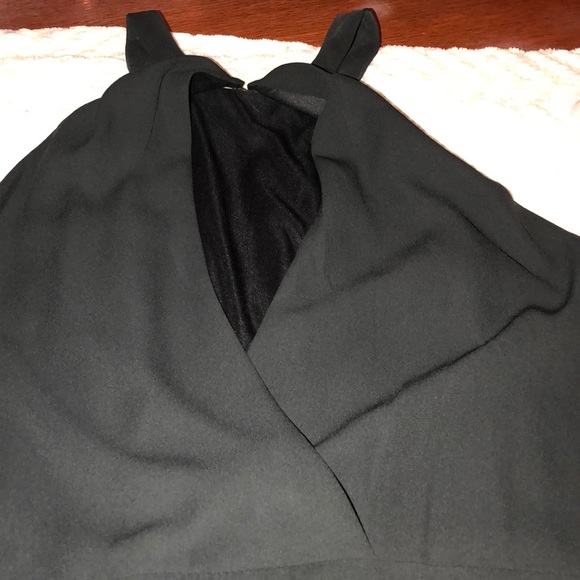 Little black dress with halter and open back - Picture 5 of 5